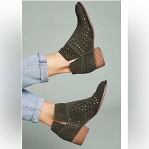 Anthropologie Black Liendo by Seychelles Bootie Size 8